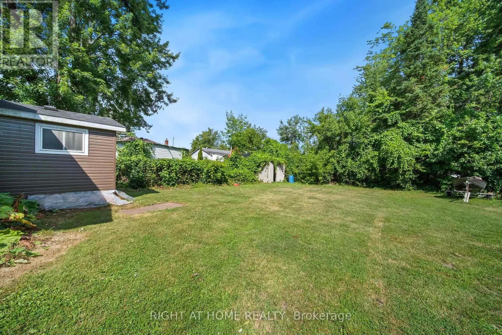 138 SIMCOE STREET