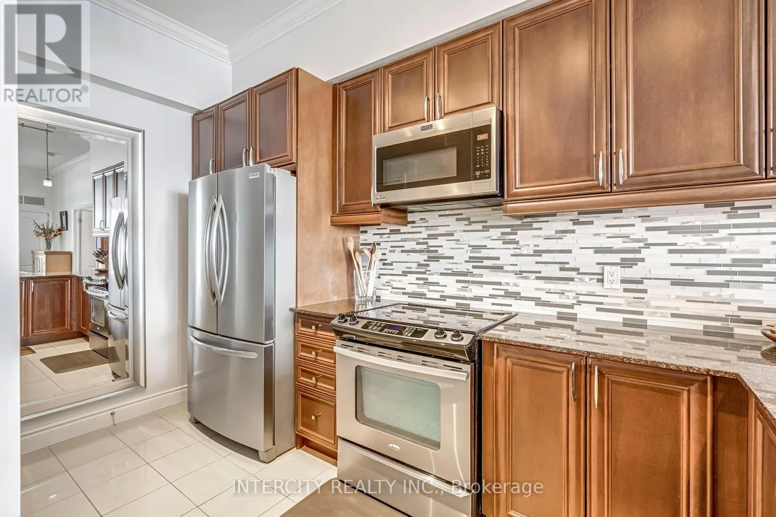 LPH03 - 699 ABERDEEN BOULEVARD