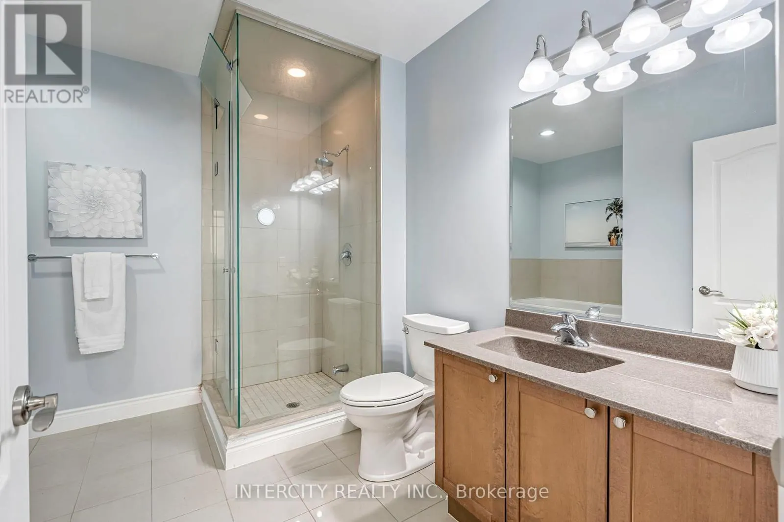 LPH03 - 699 ABERDEEN BOULEVARD