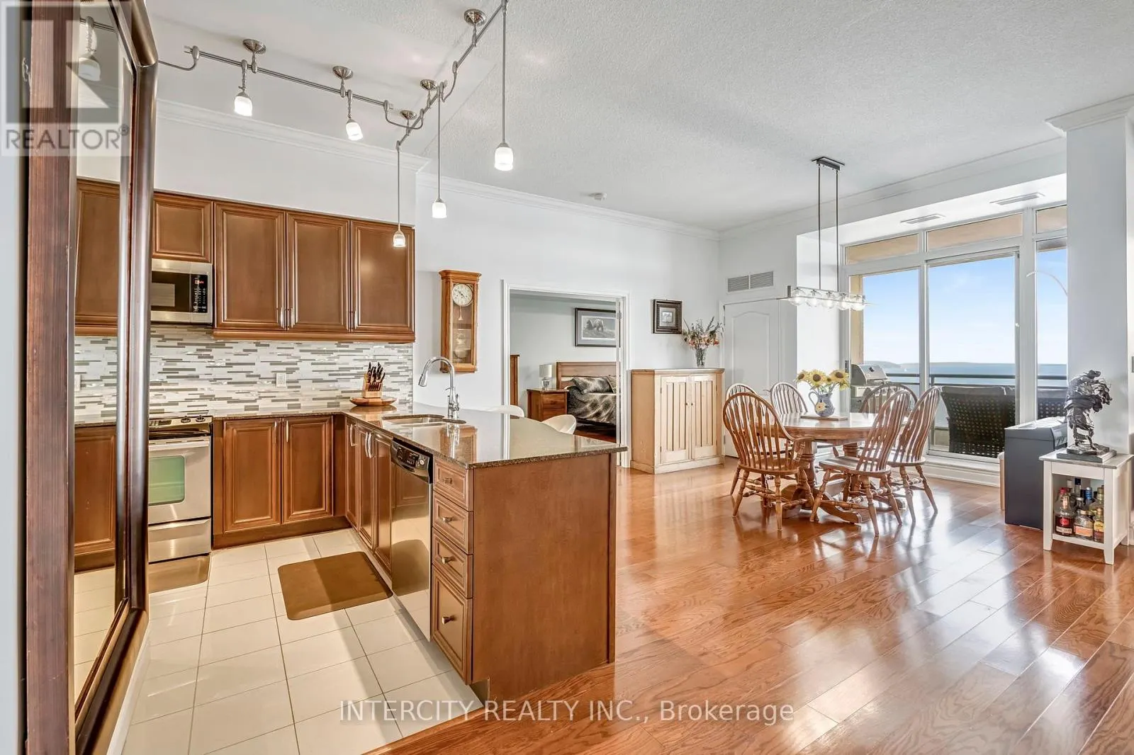 LPH03 - 699 ABERDEEN BOULEVARD