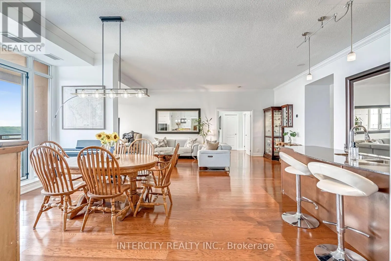 LPH03 - 699 ABERDEEN BOULEVARD