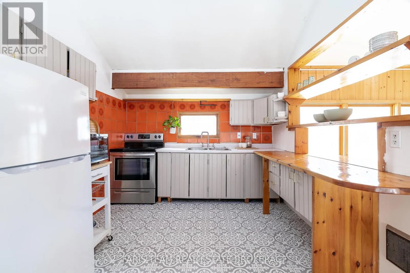 20 GLEN CEDAR DRIVE
