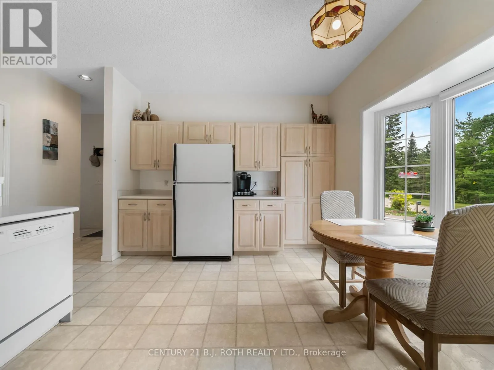4 BEECHWOOD CRESCENT