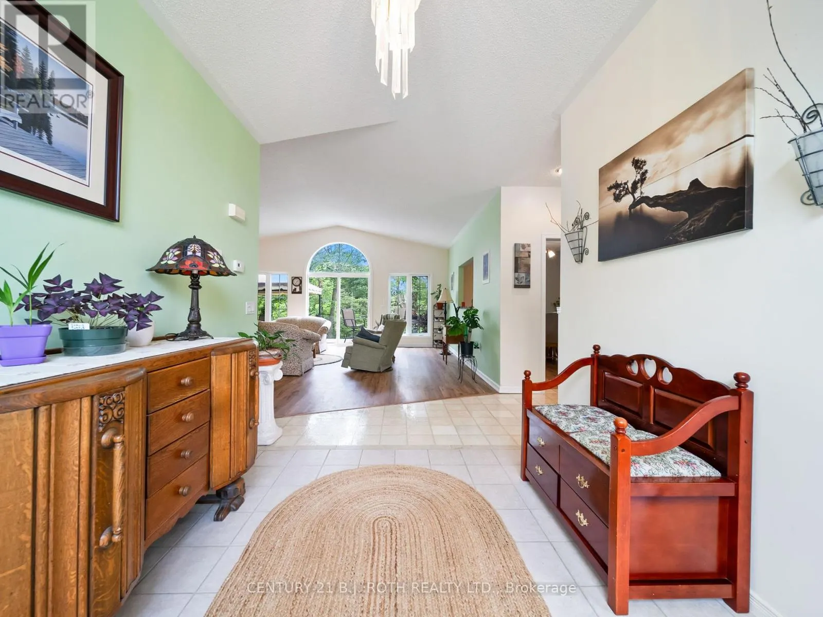 4 BEECHWOOD CRESCENT