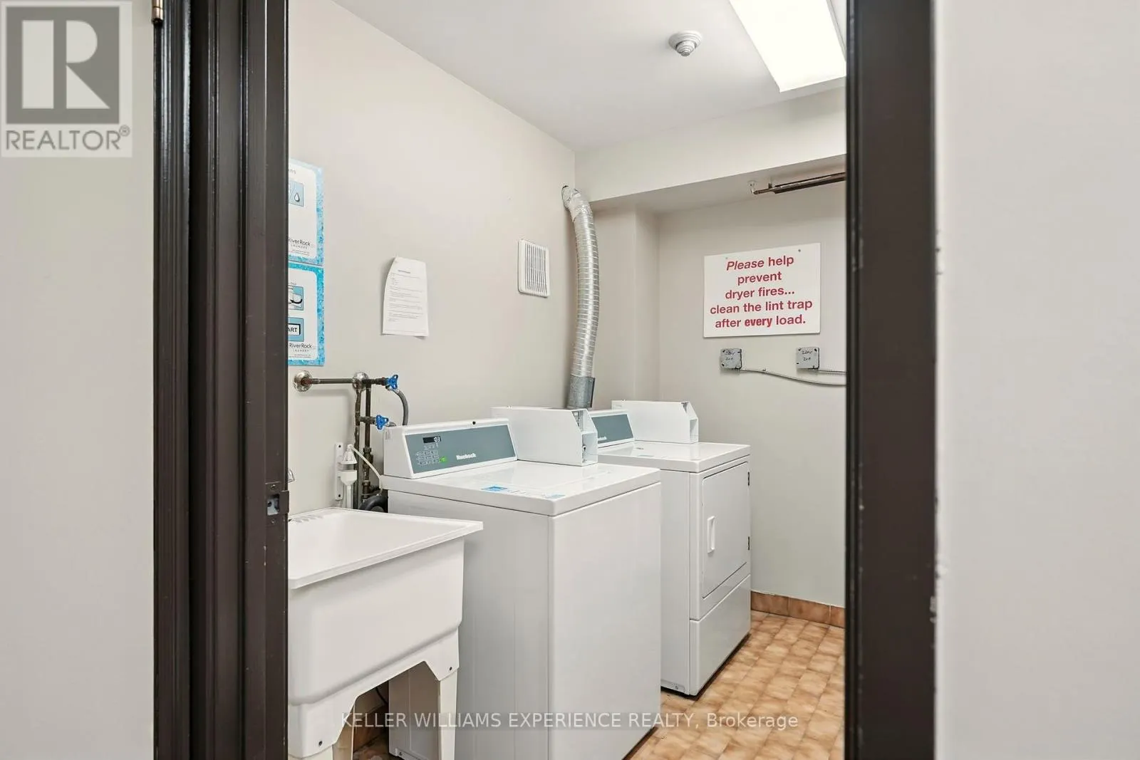E8 - 167 EDGEHILL DRIVE