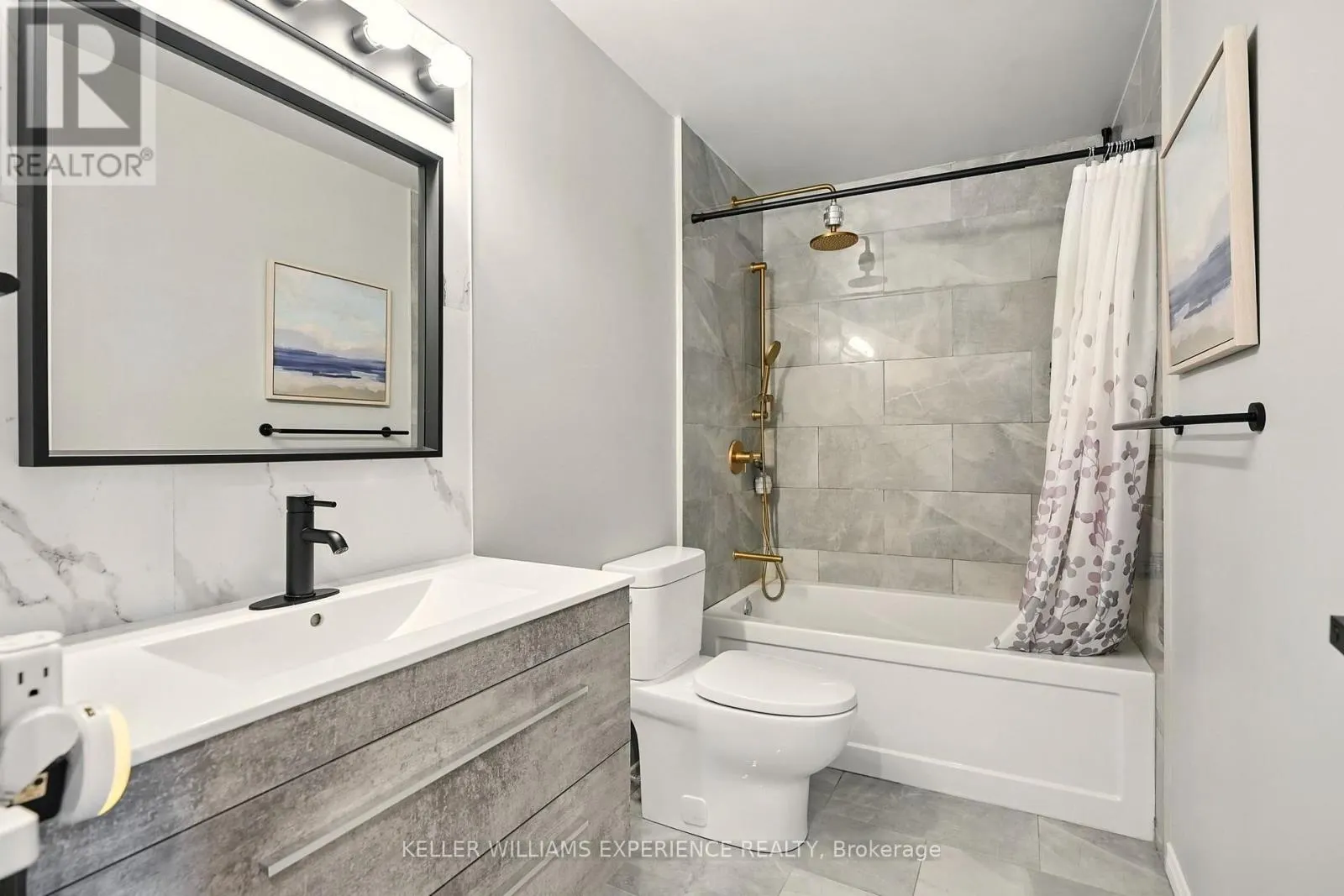 E8 - 167 EDGEHILL DRIVE
