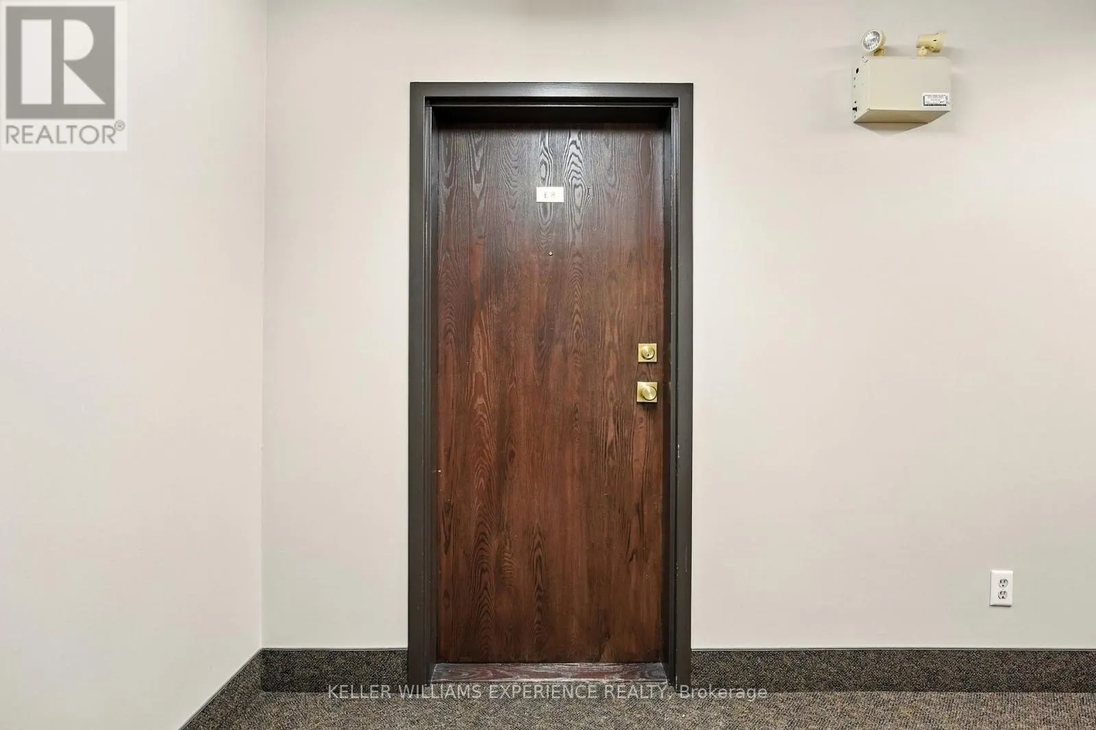 E8 - 167 EDGEHILL DRIVE