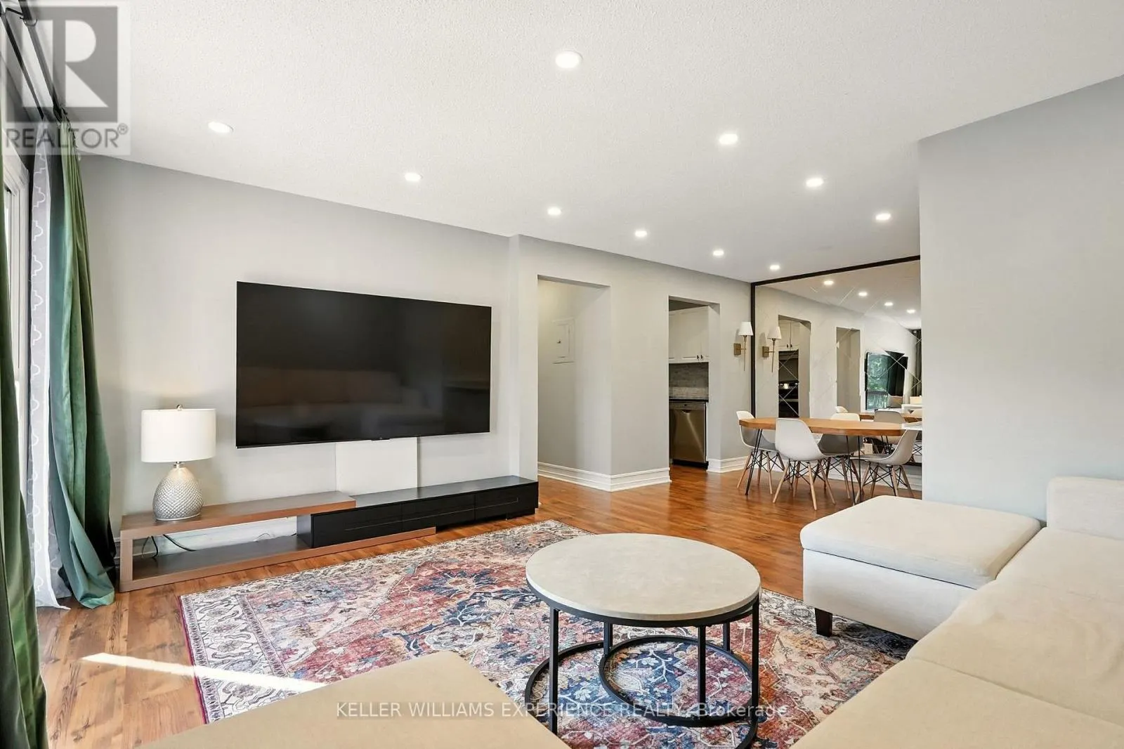 E8 - 167 EDGEHILL DRIVE