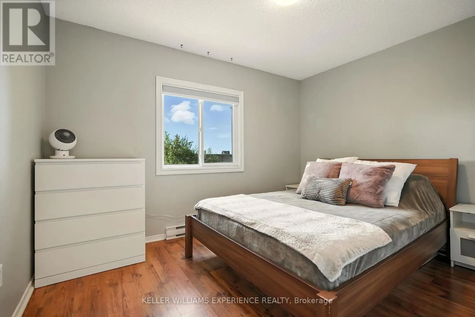 E8 - 167 EDGEHILL DRIVE