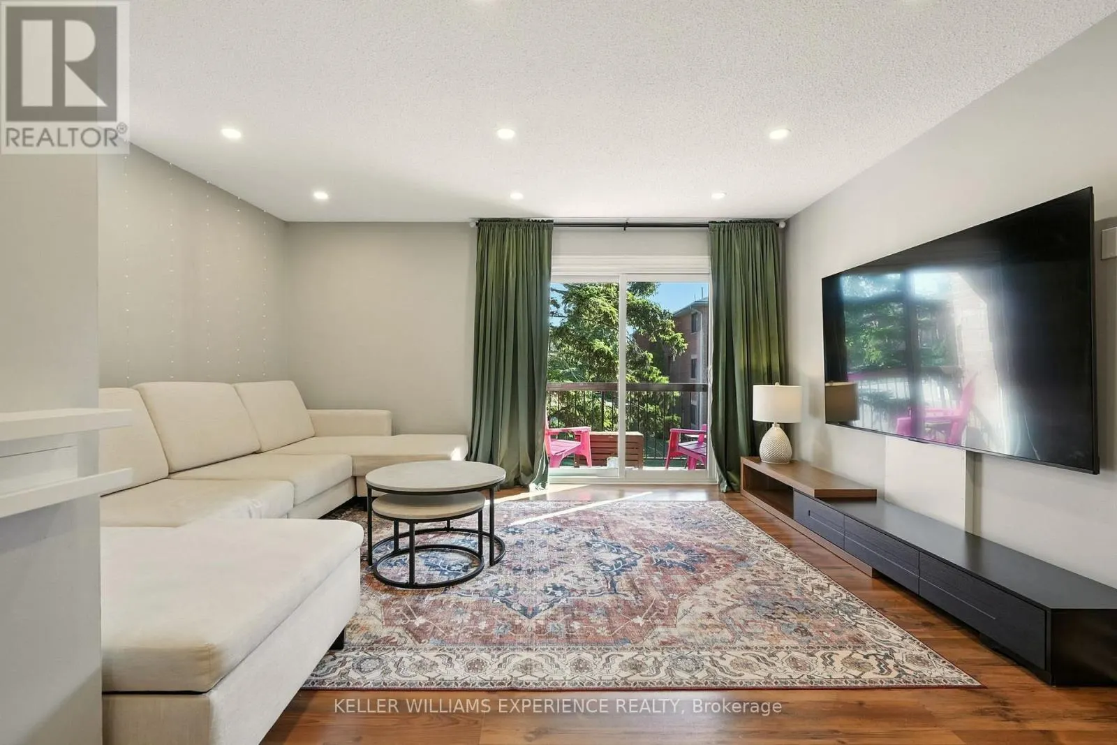 E8 - 167 EDGEHILL DRIVE
