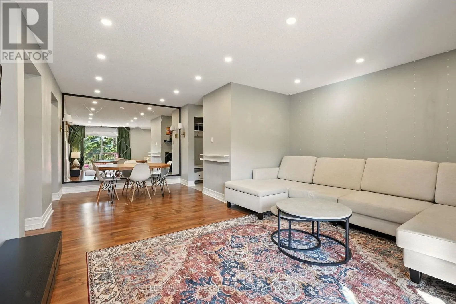 E8 - 167 EDGEHILL DRIVE