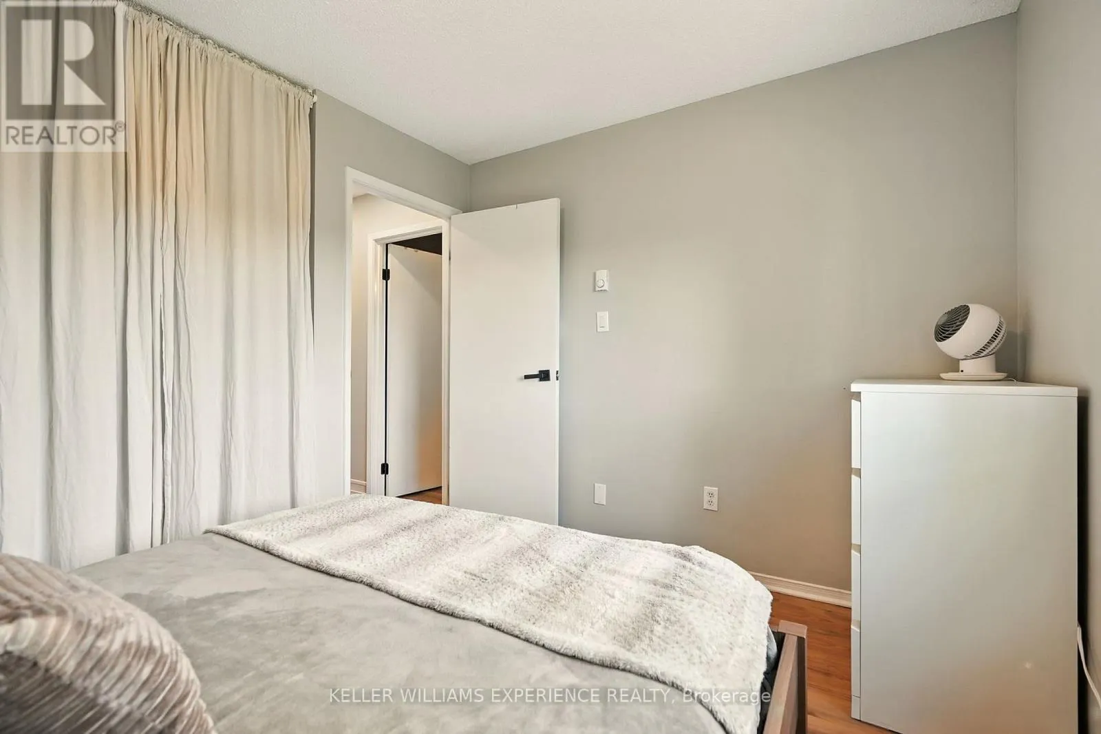 E8 - 167 EDGEHILL DRIVE