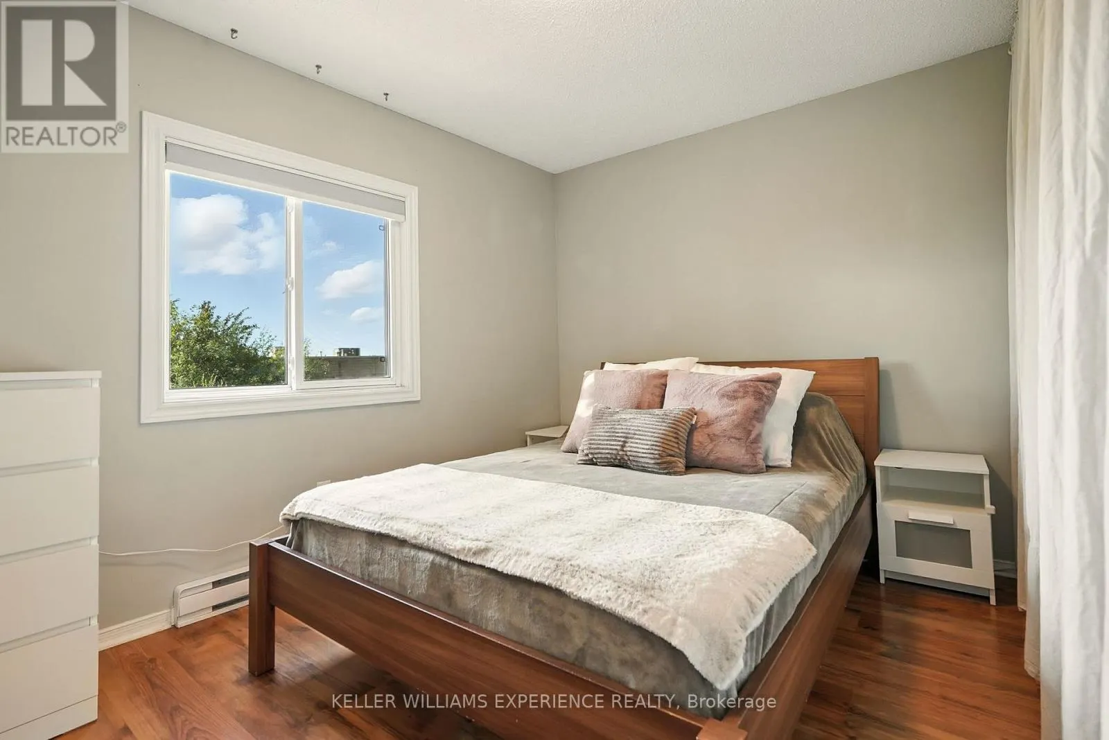 E8 - 167 EDGEHILL DRIVE