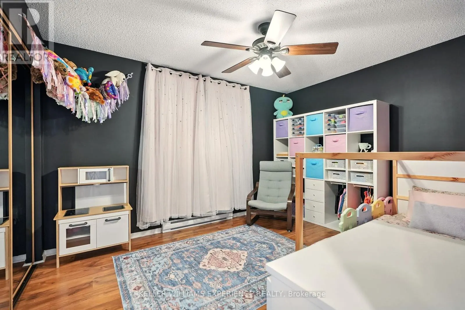 E8 - 167 EDGEHILL DRIVE