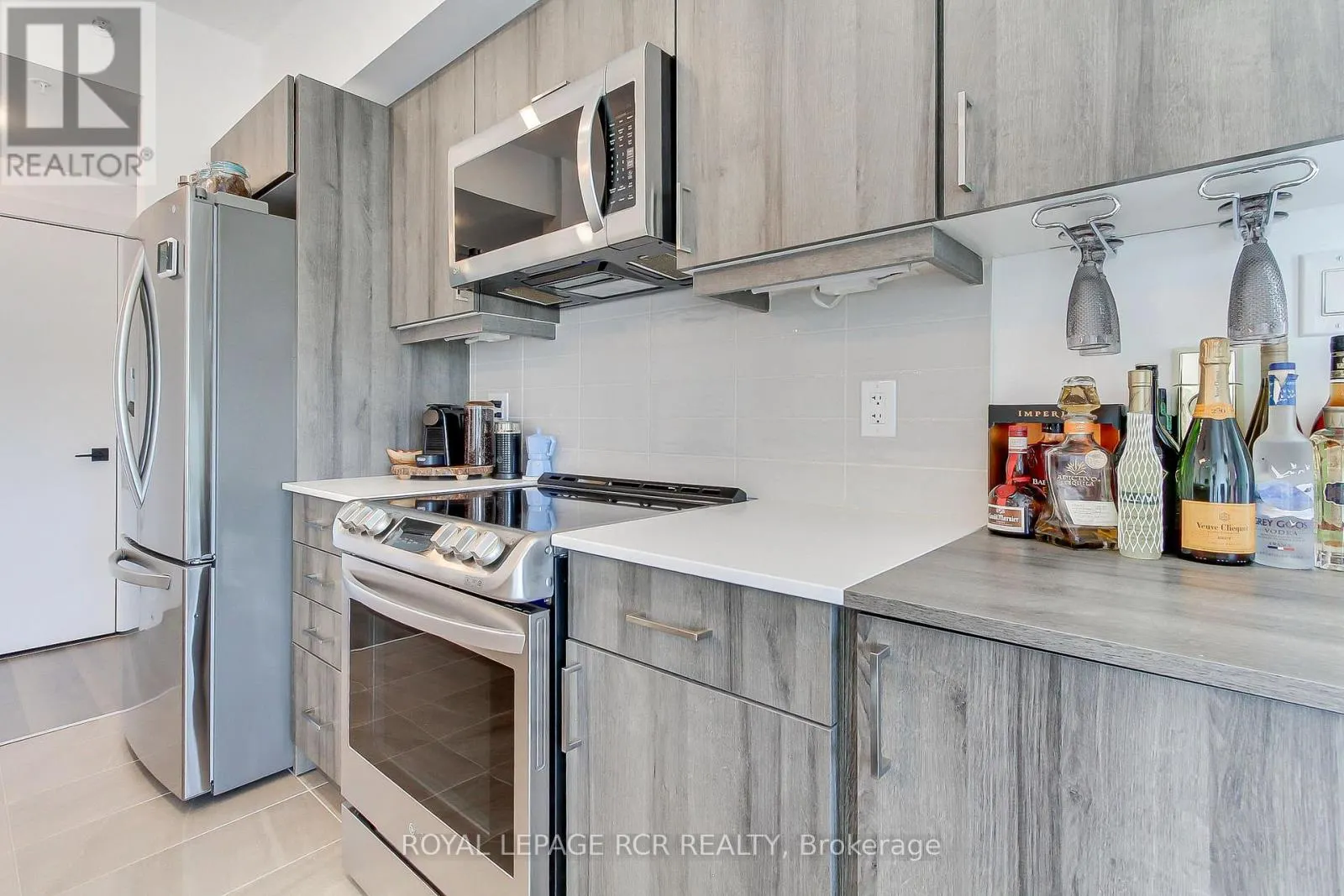 412 - 10 CULINARY LANE