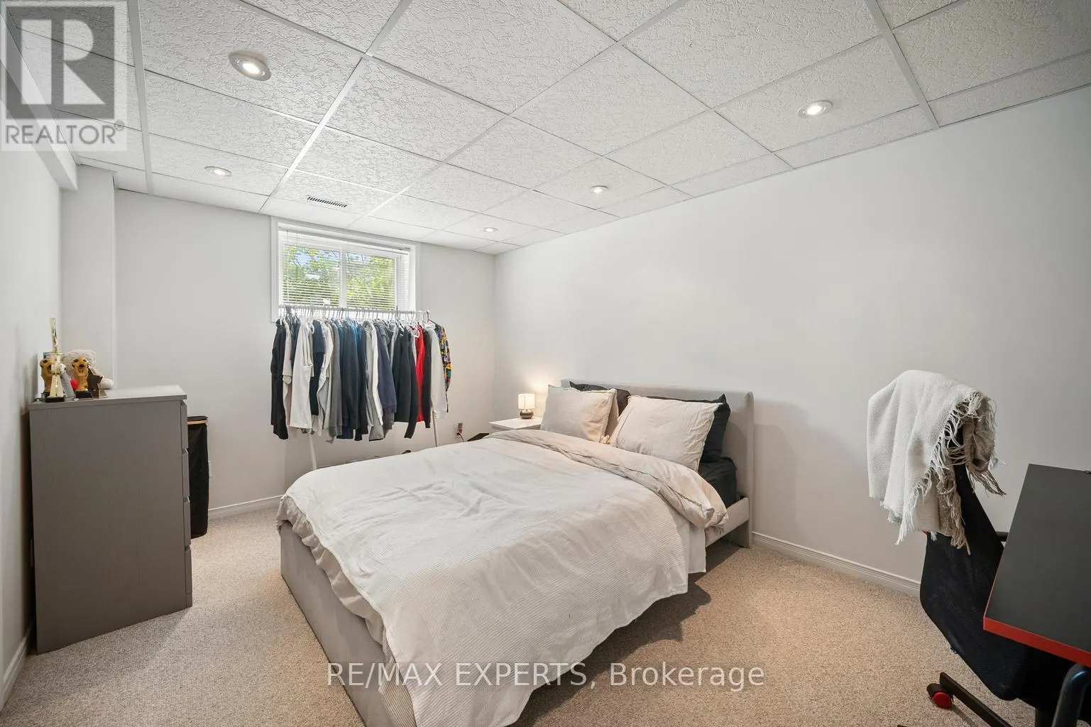 11 PENTON DRIVE