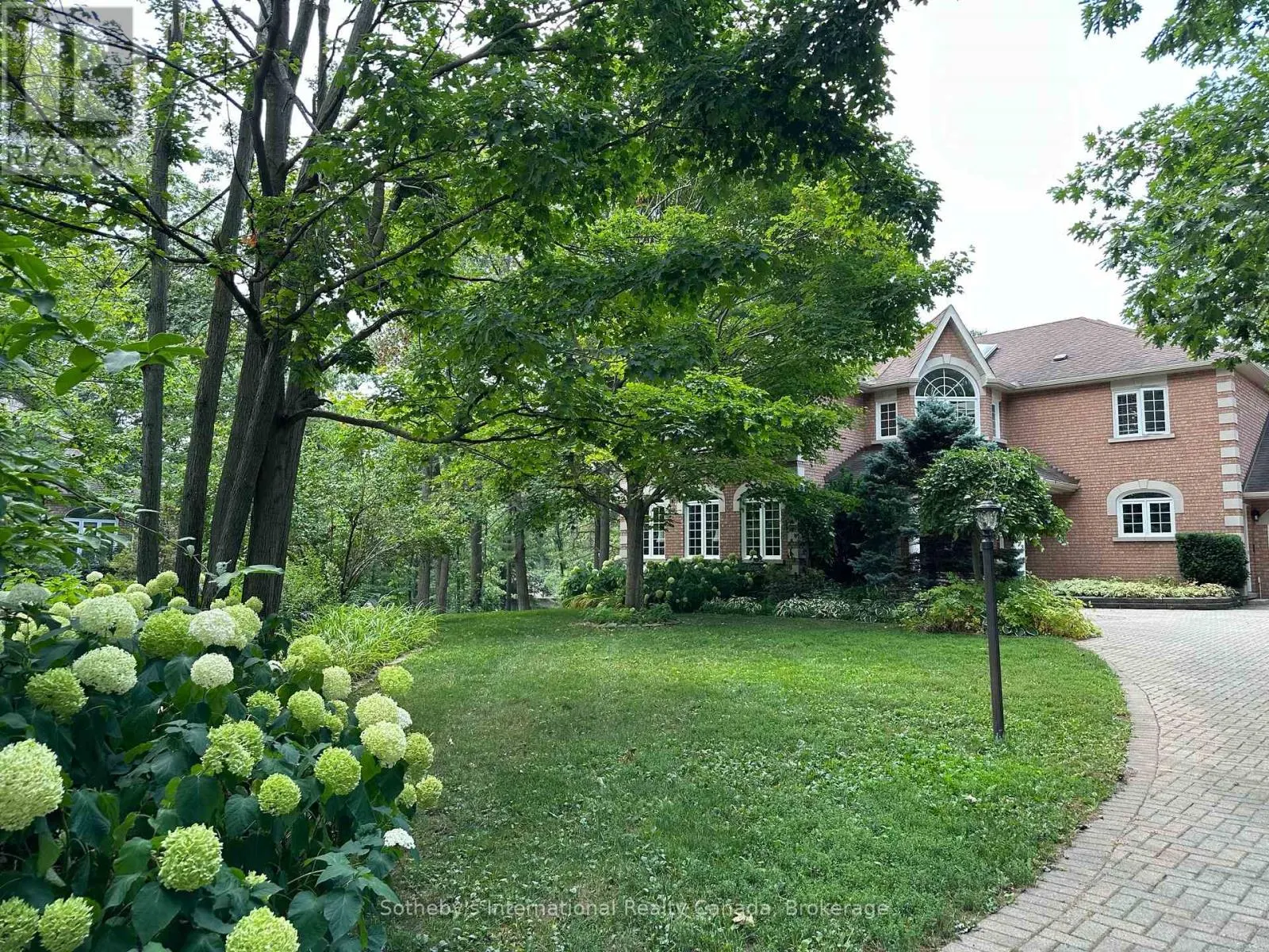 33 EDGECOMBE TERRACE