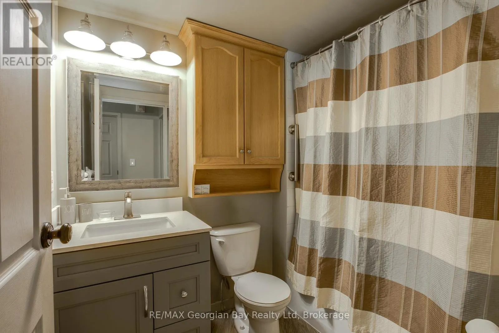 102 - 11 BECK BOULEVARD, #102