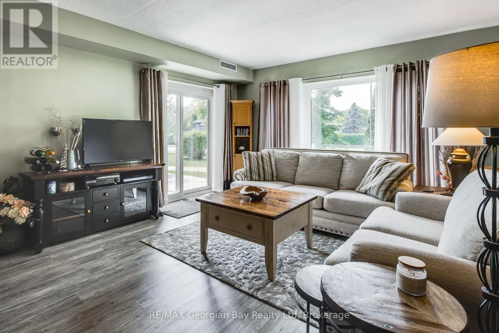 102 - 11 BECK BOULEVARD, #102