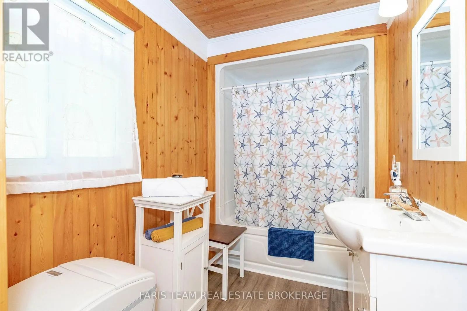 1449 CHAMPLAIN ROAD