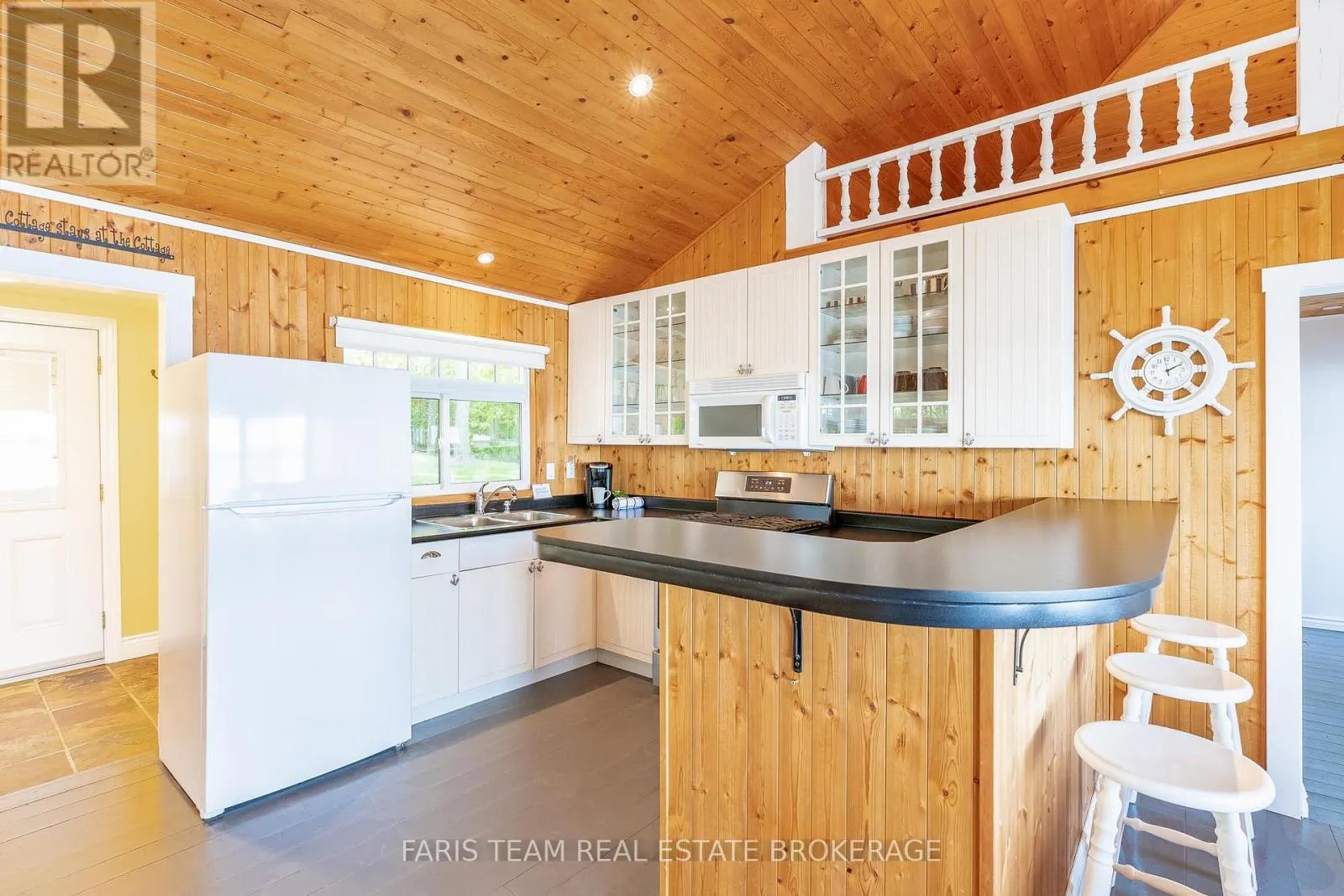 1449 CHAMPLAIN ROAD