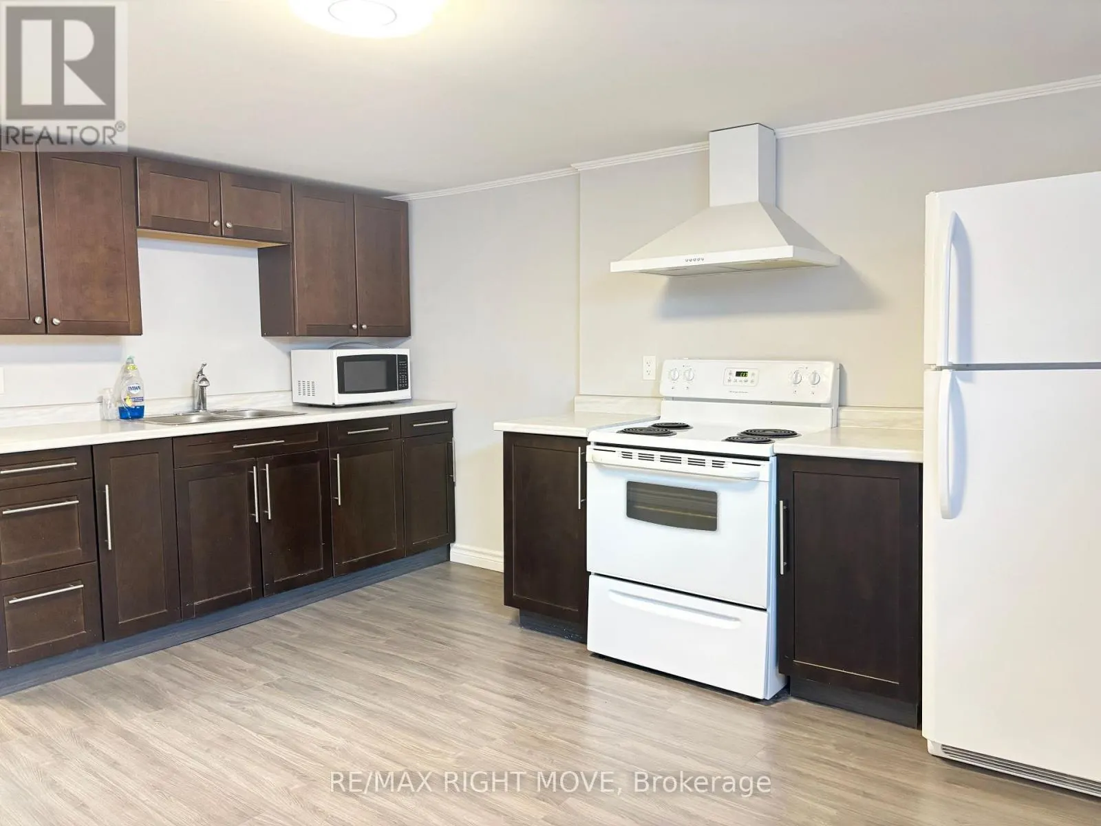 B - 12 DALTON CRESCENT N