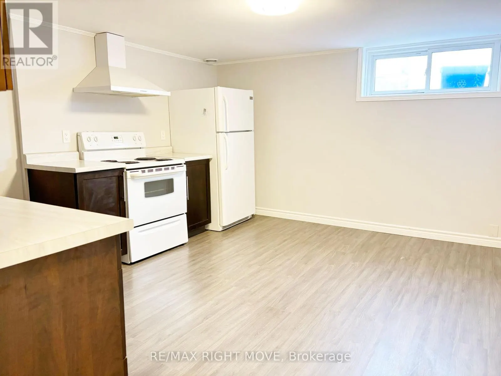B - 12 DALTON CRESCENT N