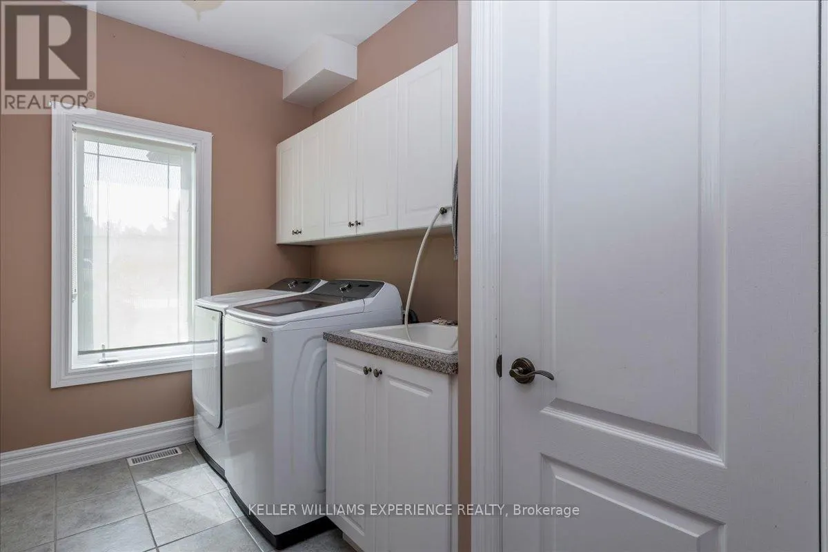 34 HEATHERWOOD DRIVE
