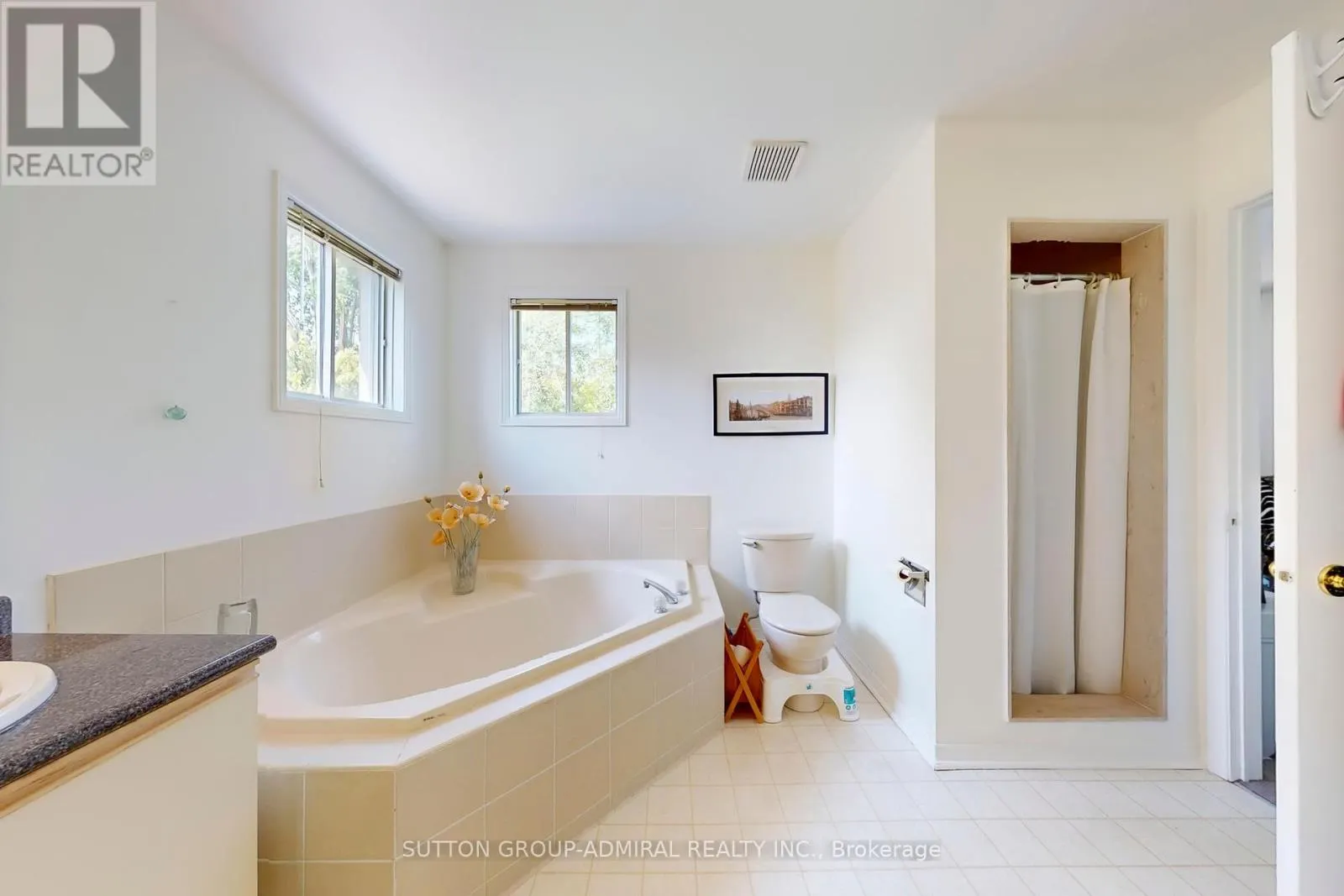 184 HANMER STREET W
