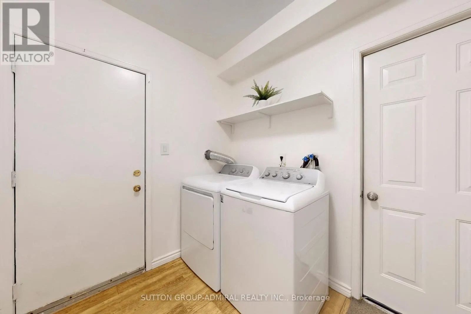 184 HANMER STREET W