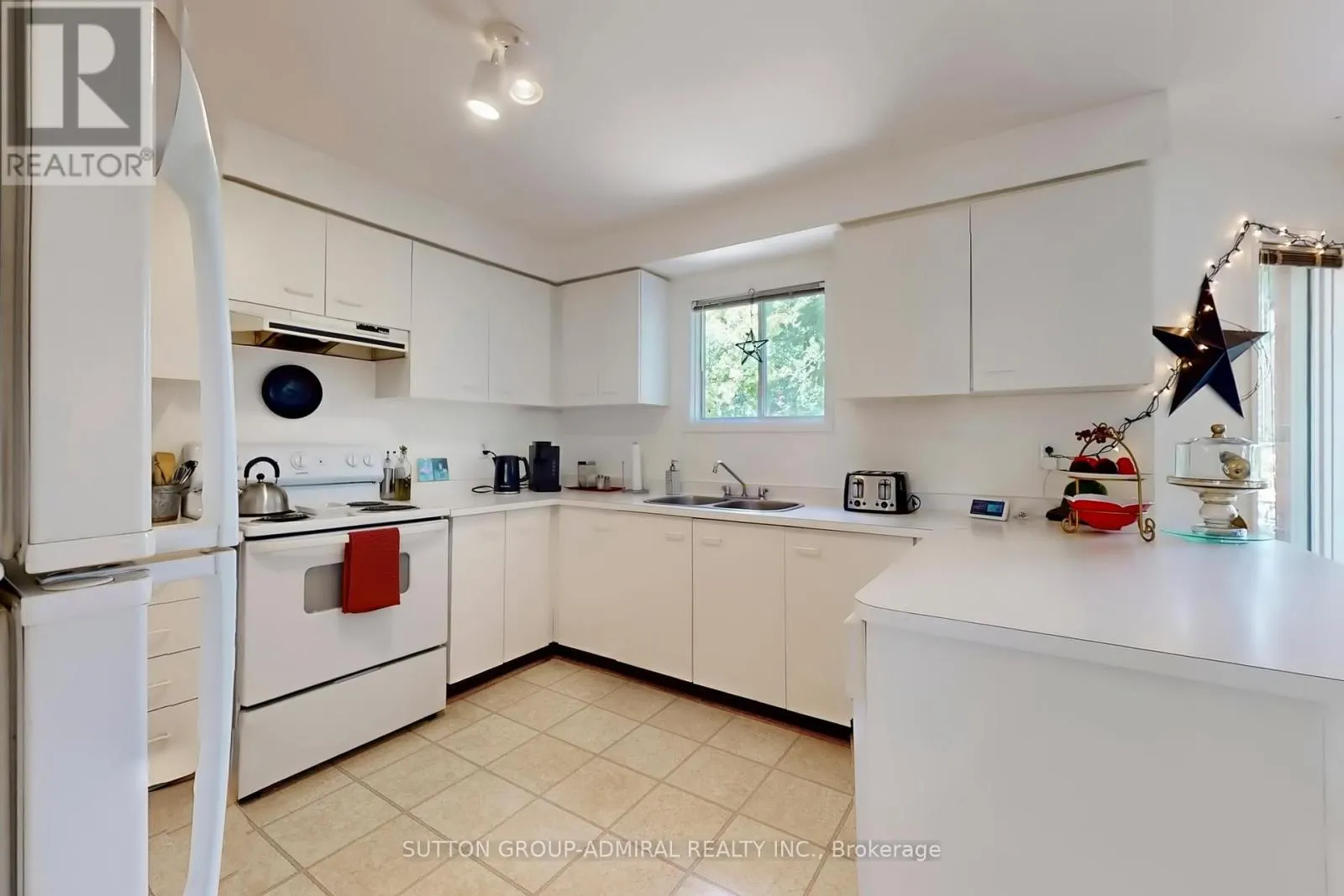 184 HANMER STREET W