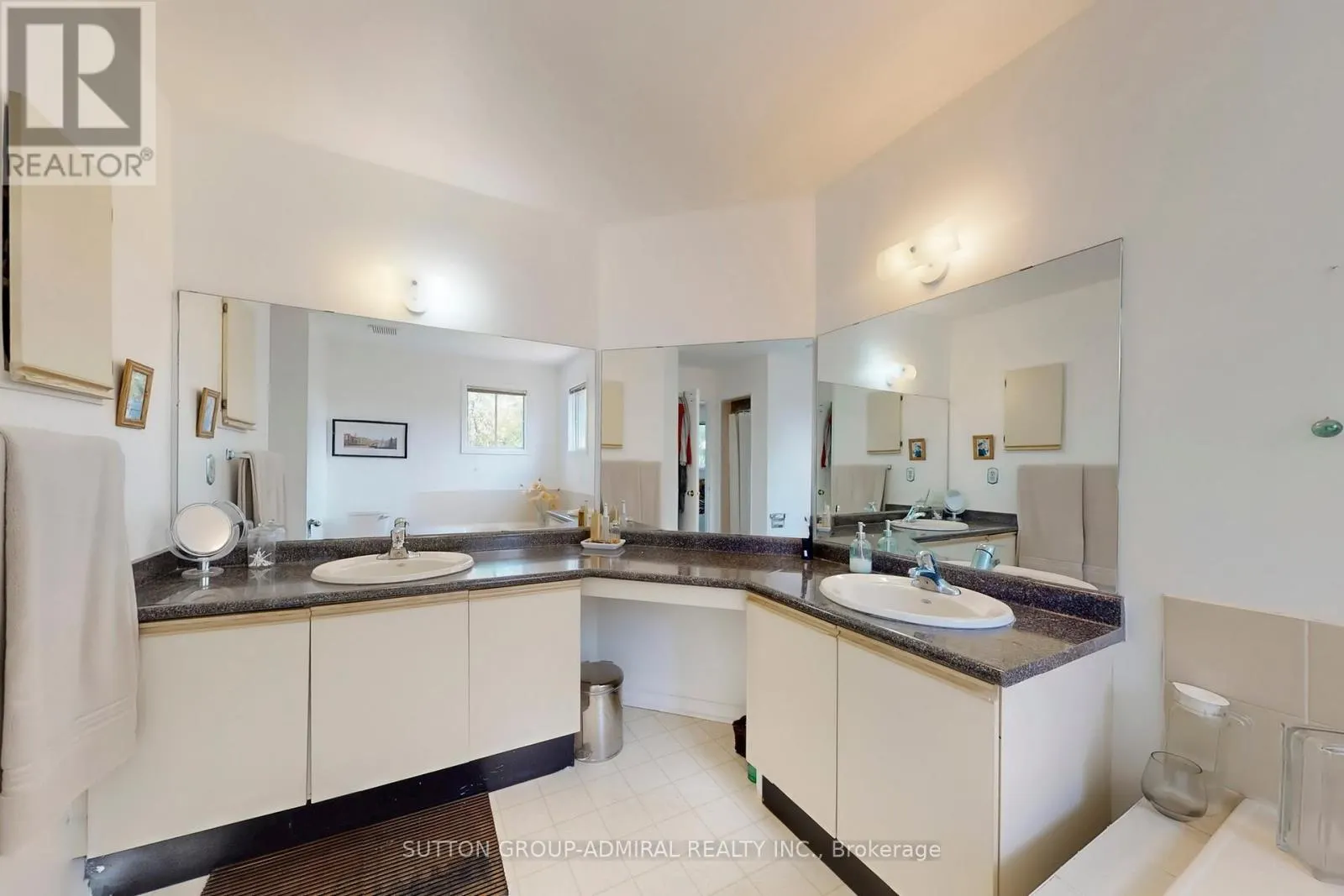 184 HANMER STREET W