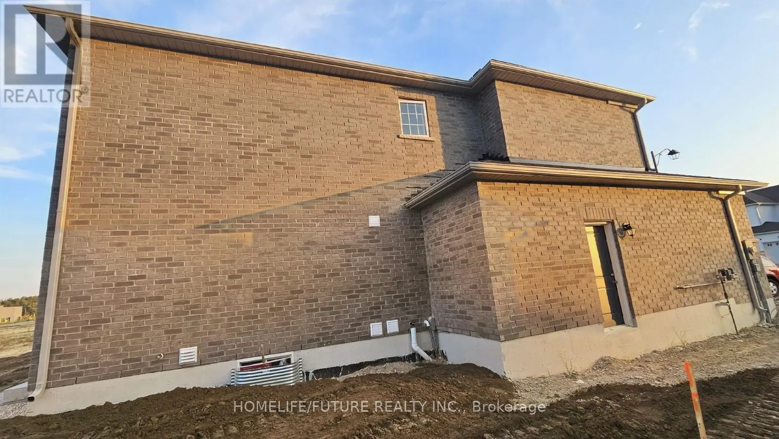 276 SPRINGFIELD CRESCENT