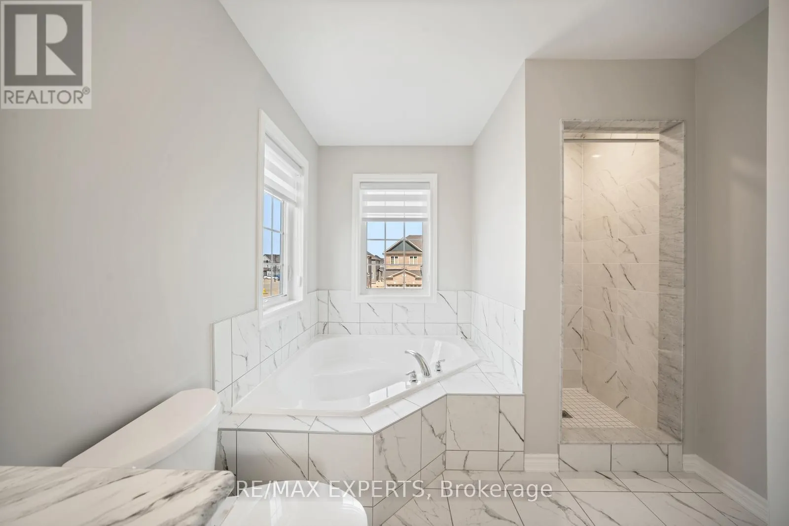 216 CUBITT STREET