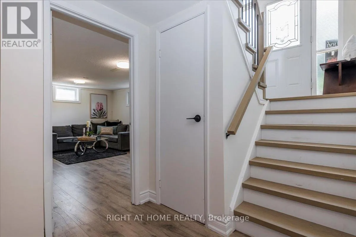 1050 GLEN MHOR CRESCENT