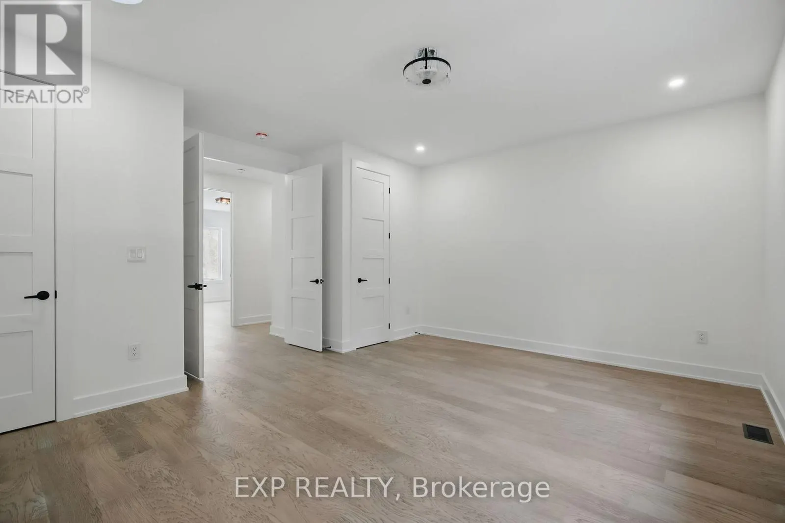 48 IROQUOIS CRESCENT