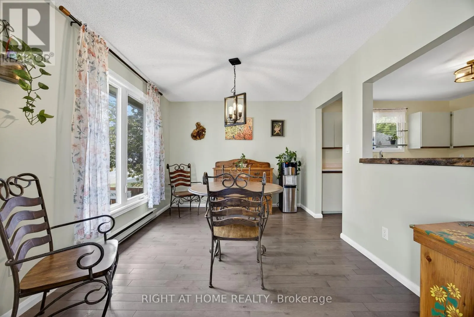 112 BORLAND STREET E