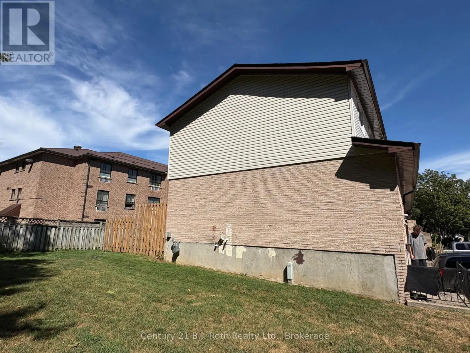 107 - 1095 MISSISSAGA STREET W, #107