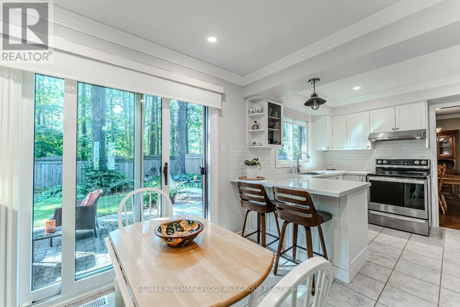 19 OAKRIDGE DRIVE