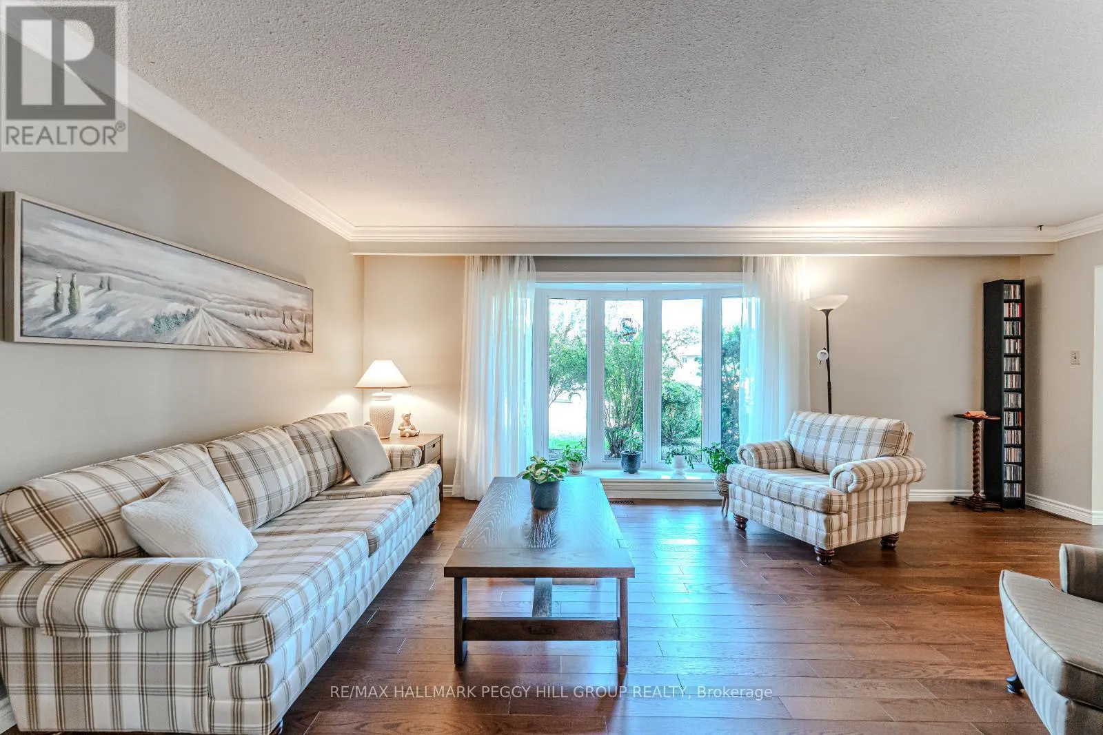 19 OAKRIDGE DRIVE