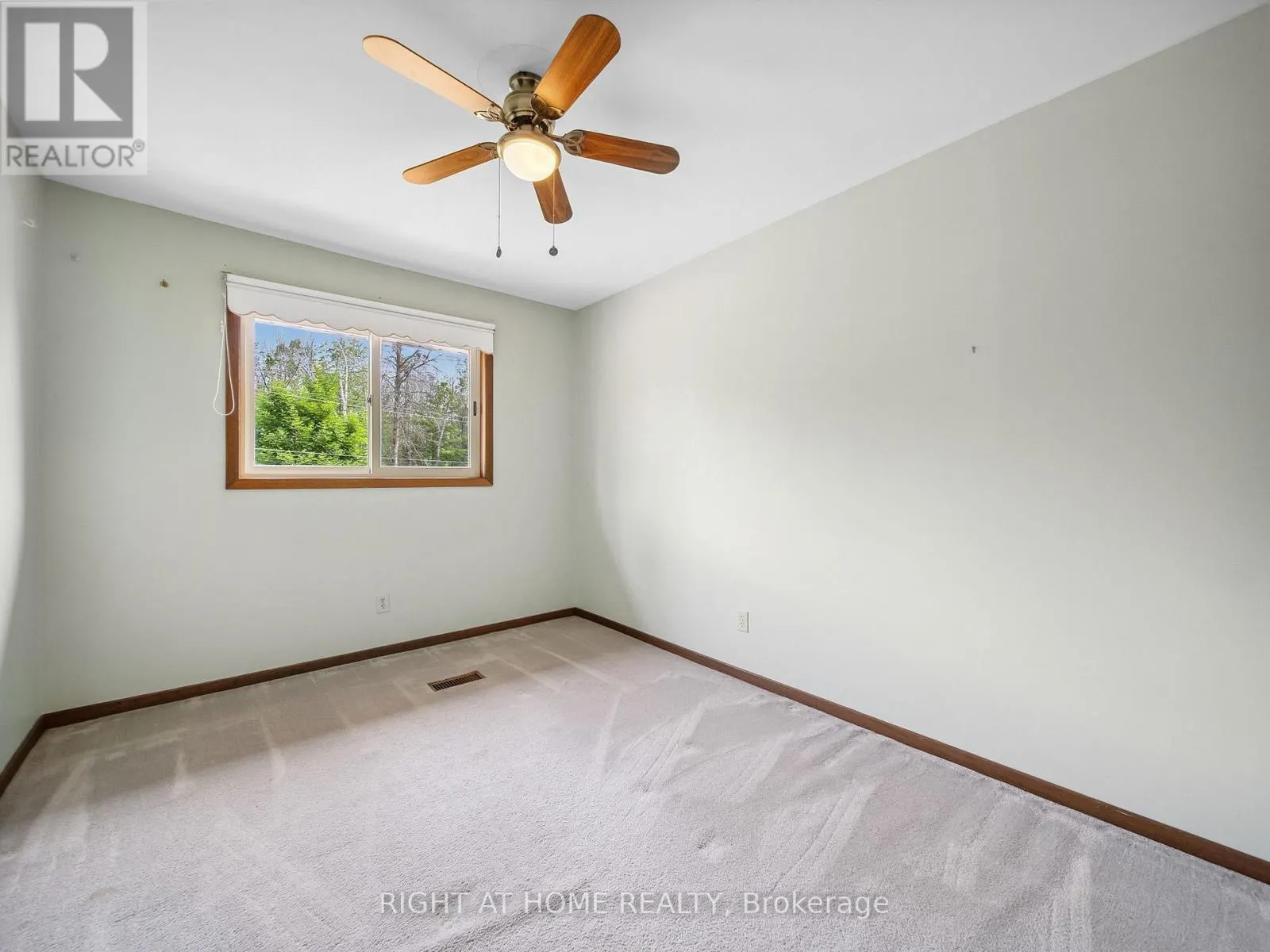 1415 CUNNINGHAM CRESCENT
