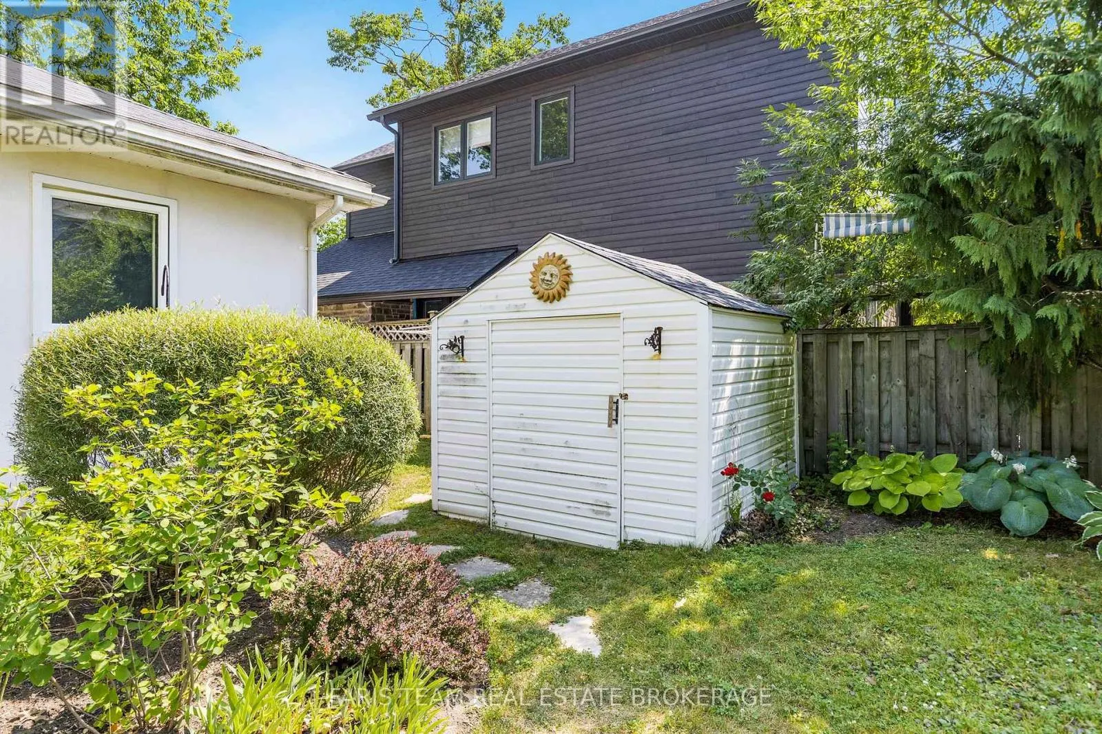 302 SUNNIDALE ROAD