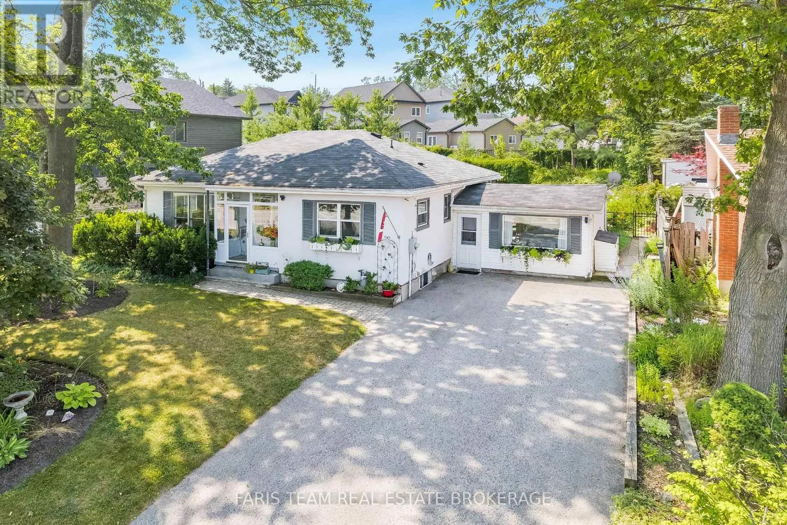 302 SUNNIDALE ROAD