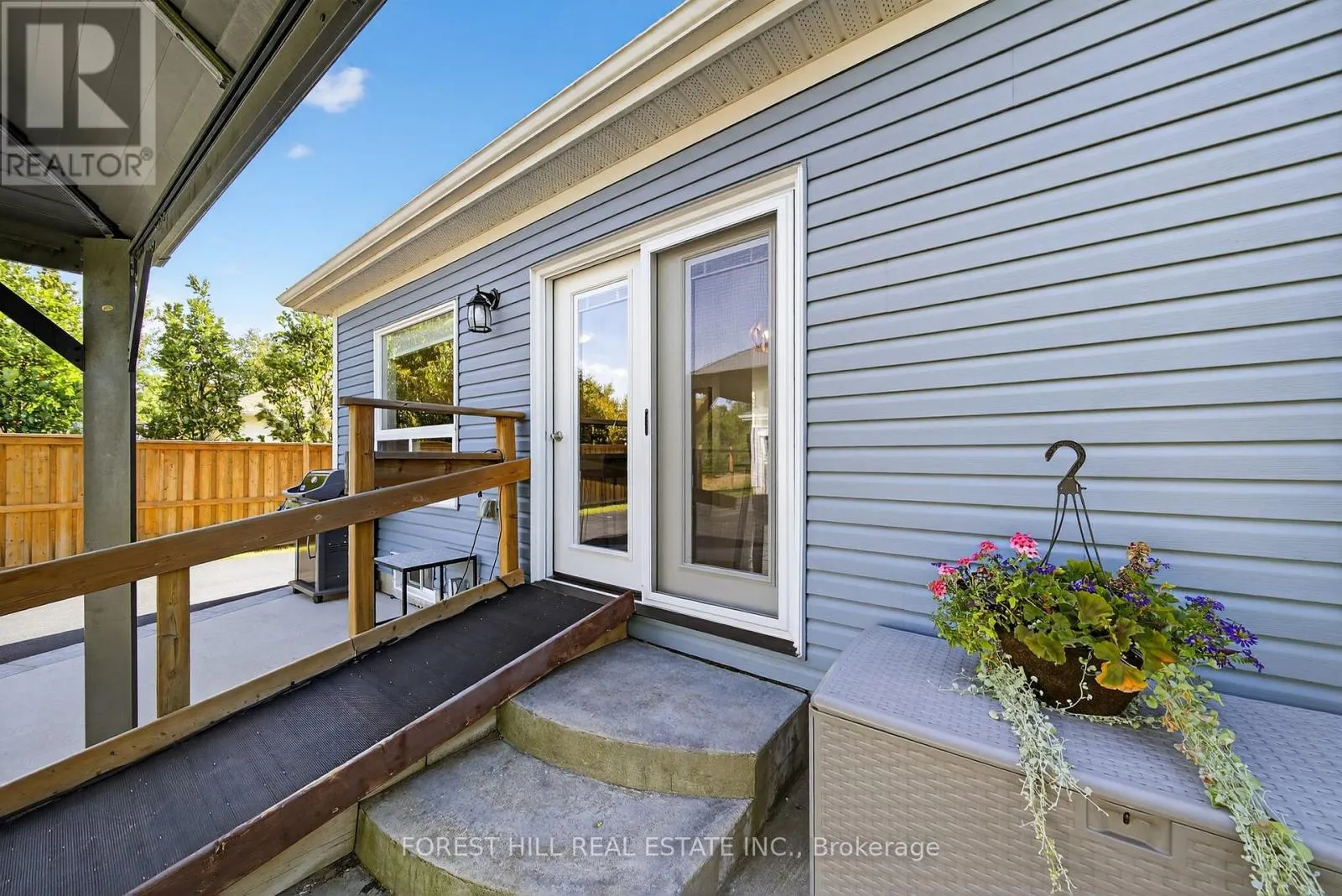 70 ROBERT STREET S
