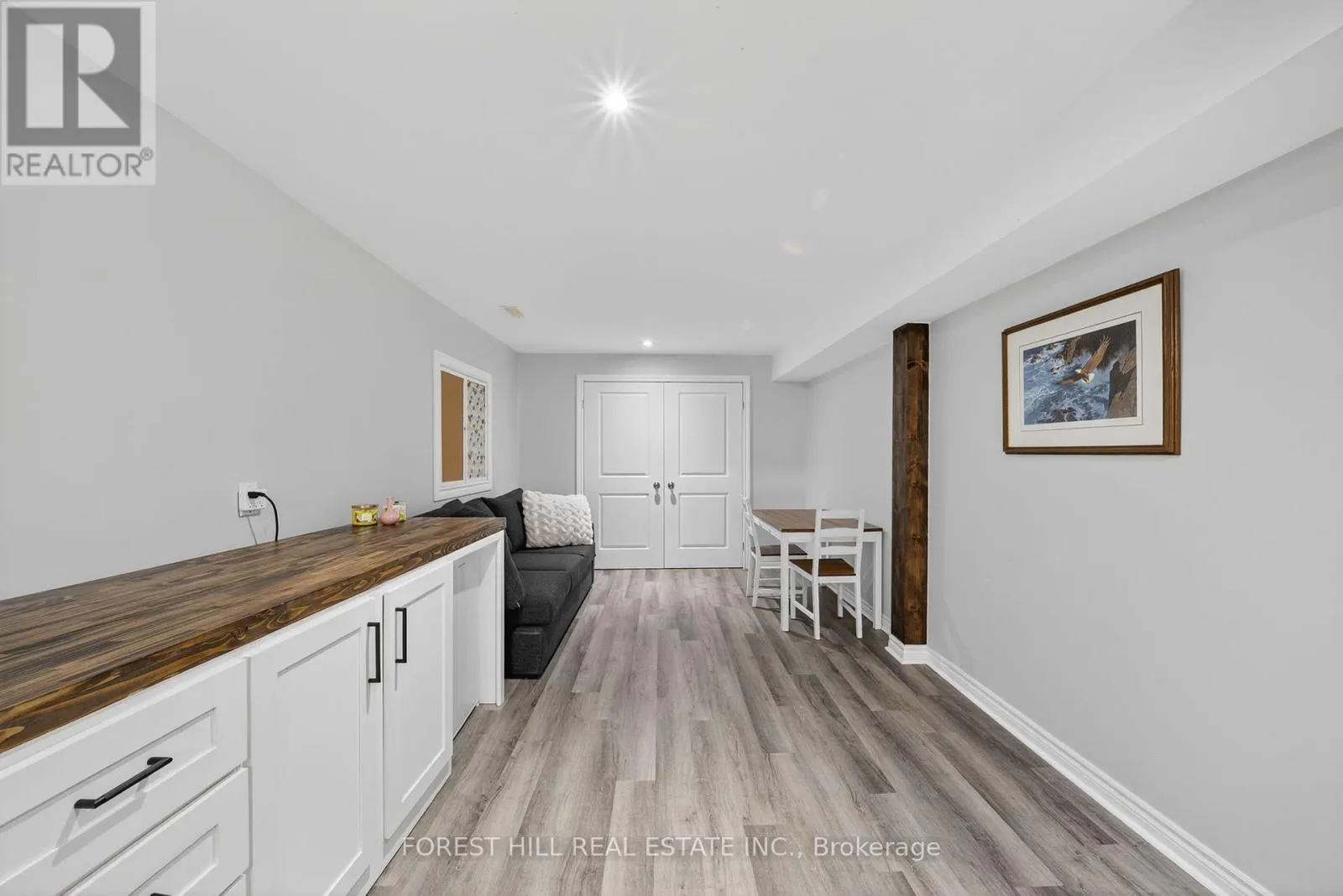 70 ROBERT STREET S