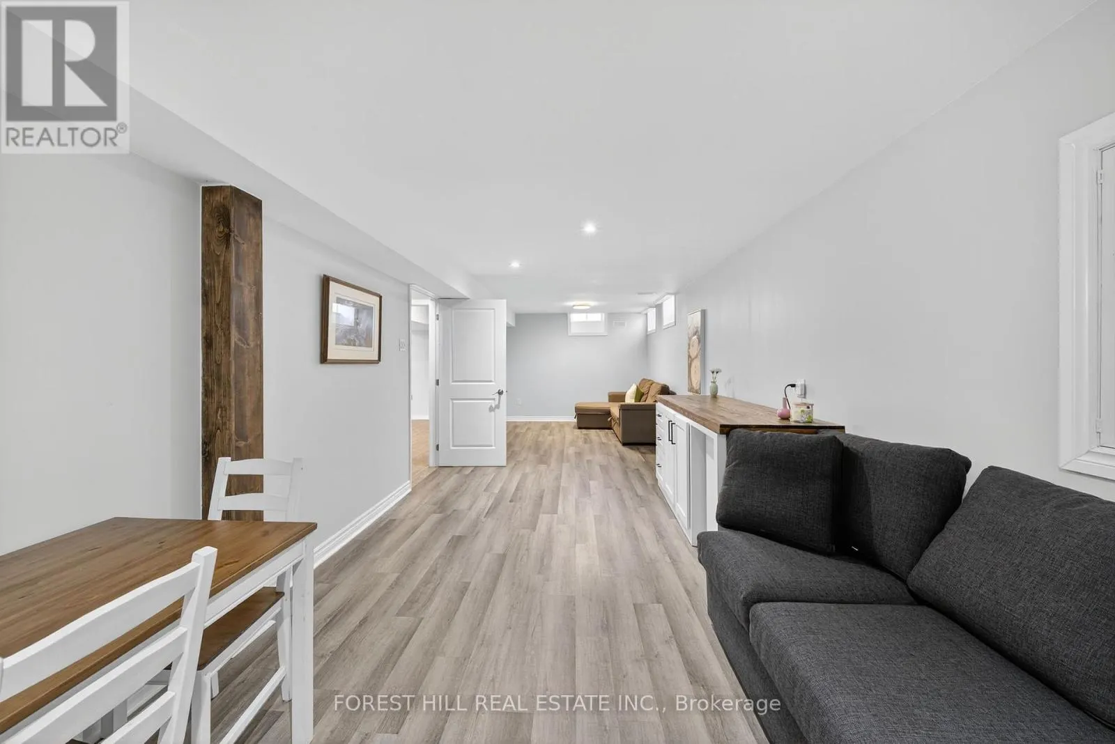 70 ROBERT STREET S