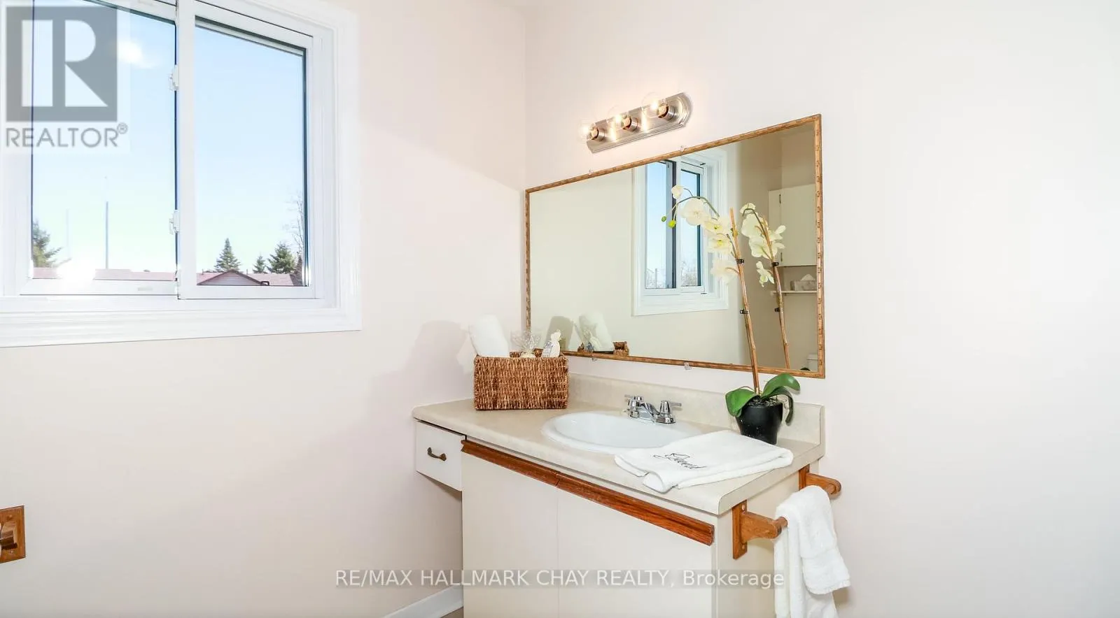 82 MELINDA CRESCENT