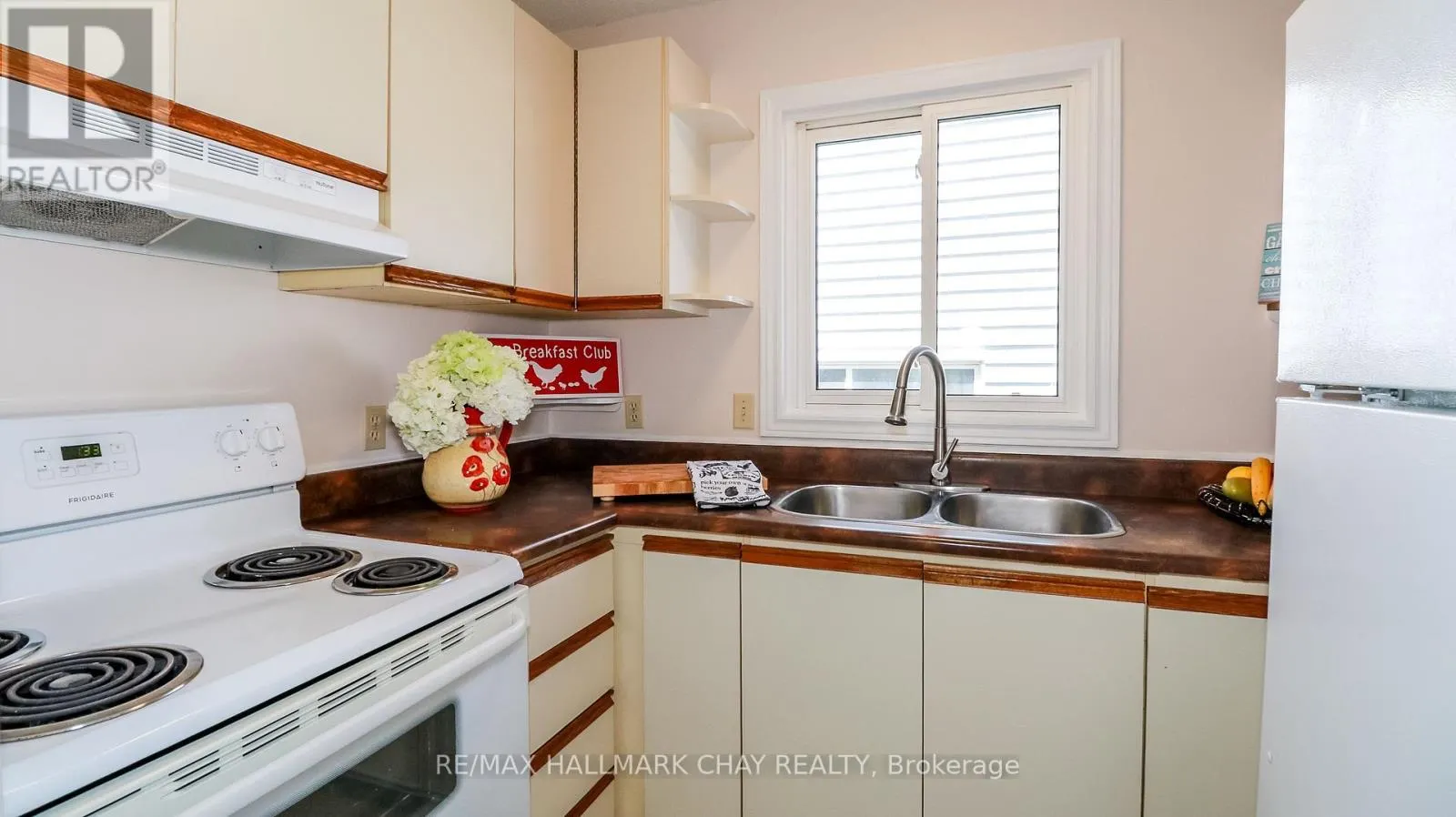 82 MELINDA CRESCENT