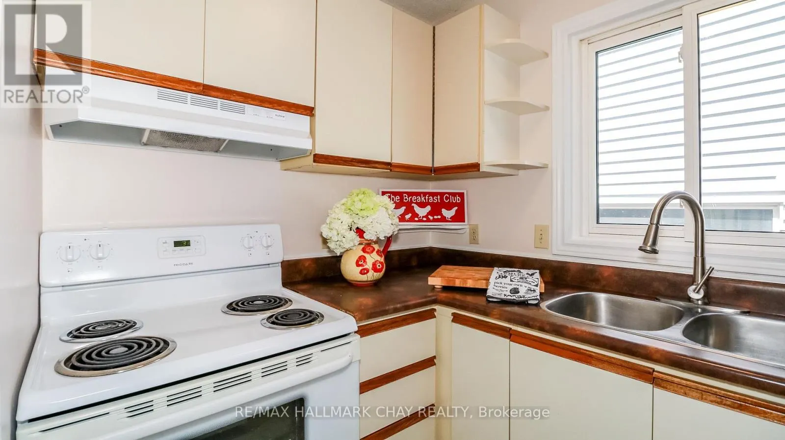82 MELINDA CRESCENT