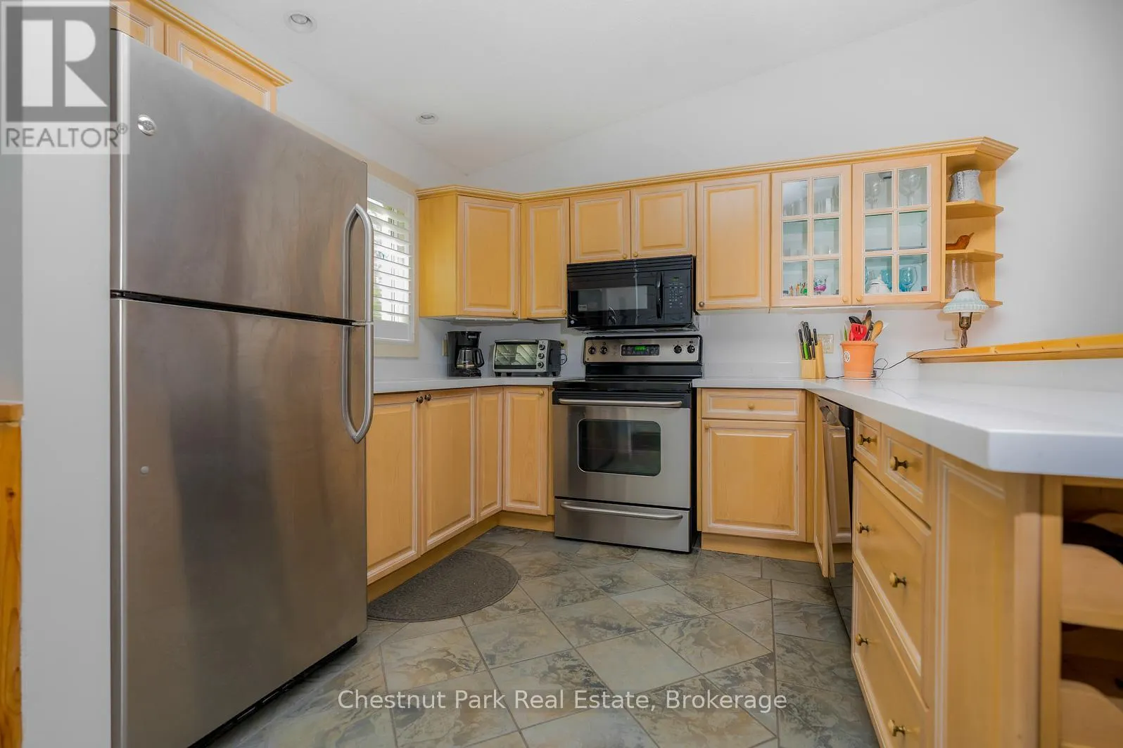 197 ESCARPMENT CRESCENT
